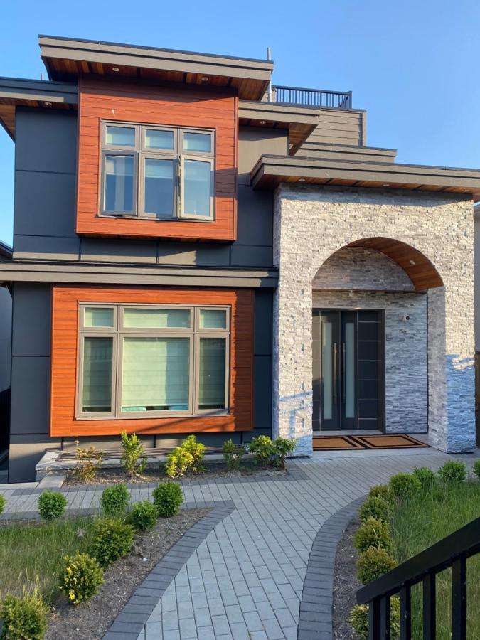 Six Minutes To Rupert Station Vancouver Exterior foto